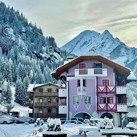 Cèsa Planber Mountain View Bed & Breakfast Canazei